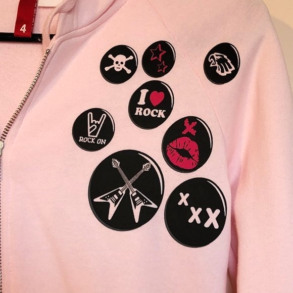 Y2K DIVIDED BY H&M Light Pink Hoodie Skulls Stars Guitars Graphic Buttons Size 4 - Picture 3 of 5